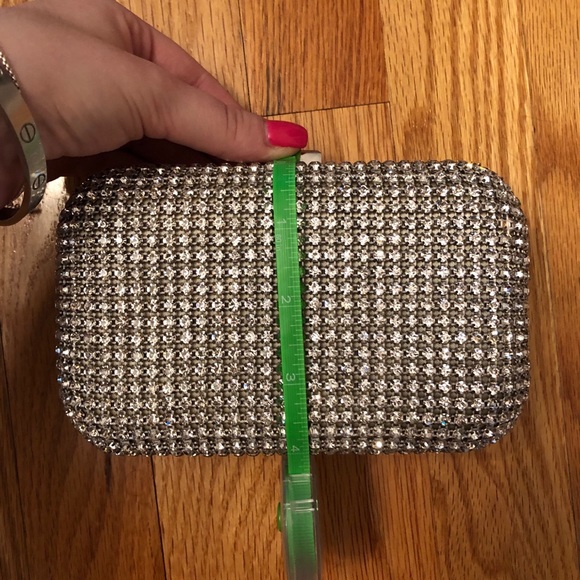 Silver Clutch - Picture 7 of 8